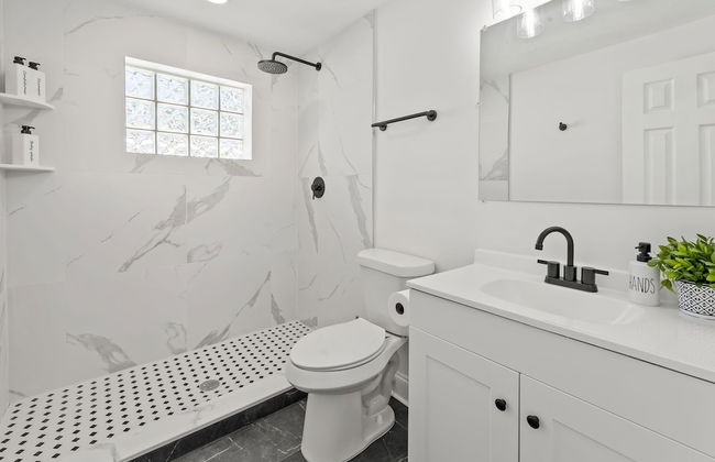 Sunny Palmetto Oasis: 4br Home With Private Pool 4 Bedroom Home by RedAwning - Foto 29