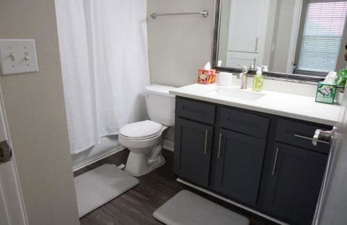 Spacious 1BR in Magnolia Perfect for Long Stays - Foto 17