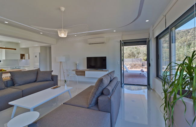 Asterios Villa - Photo 10