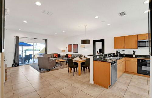 Upstay Spacious 3BR Home w Resort Access - Foto 4