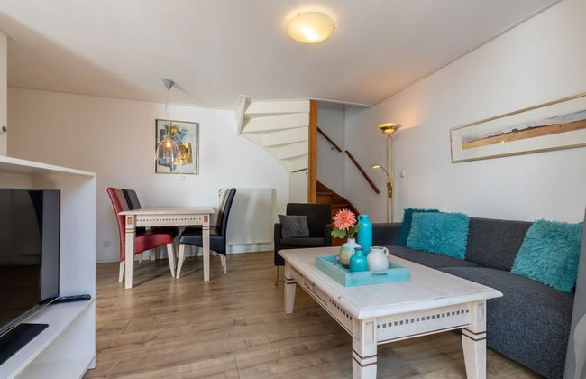 Holiday Home in Domburg Near Beach - Photo 1