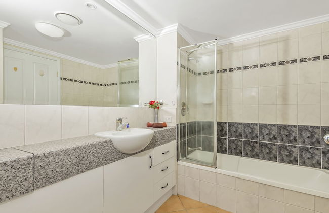 Mediterranean Apartments - Unit 4 - Photo 7