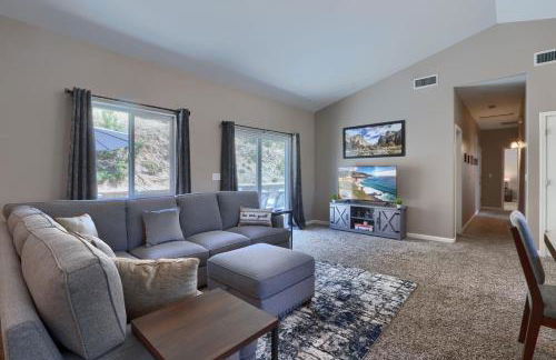 Yosemite Hilltop Gated Villa near Oakhurst, Bass Lake and Mariposa w EVCharger Hottub Grill and Awesome Views! - Foto 1