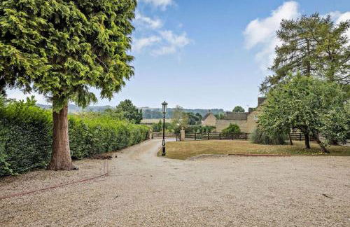 Beautiful 4-5 bedroom village house with rural views - Foto 2