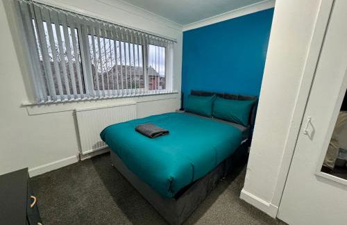 FERRY HOUSE - INVOICE and REDUCED PRICE only via SUNRISE SHORT LETS DUNDEE, 4 Bed House, Great for Contractors, Fully Equipped, Private Parking, Easy Ring Road Access - ASK SUNRISE SHORT LETS - and ONLY 5 Mins to STANNERGATE Ports - Foto 5