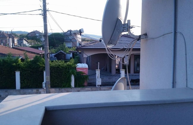 Remarkable 2-bed Apartment in Aleksandrovo - Photo 35