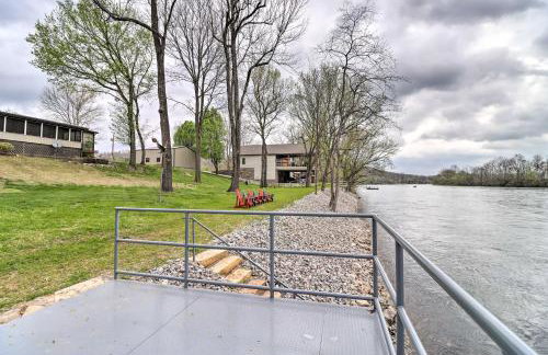 White River Fishing Escape with Deck and Patio! - Foto 29