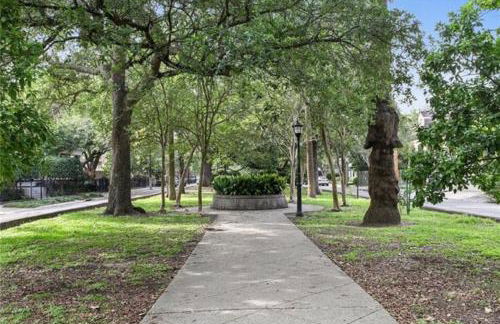 Urban Oasis 4BD House close to FQ & City Hot Spots' - Foto 28