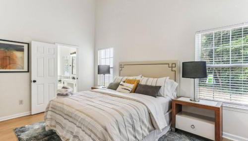 Sophisticated 3 Bedroom Retreat-Near Six Flags - Foto 5, Other