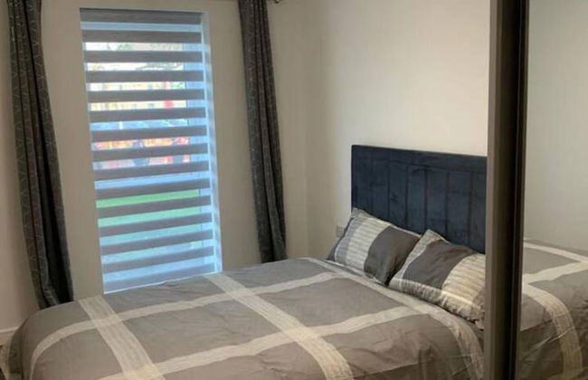 Inviting 2-bed Apartment in Grays - Photo 6