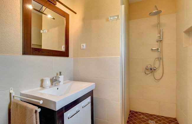 Villa in Rakalj Near Beaches With Pool - Photo 23