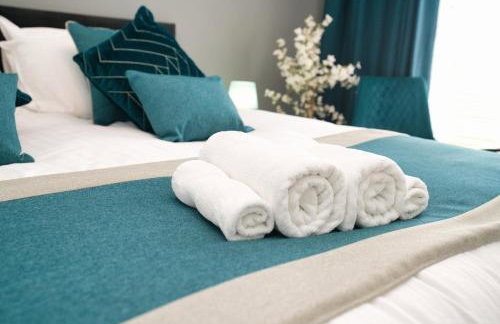 Milton Keynes new 5-Bedrooms 14guests Contractor family holiday Free Parking - Foto 3