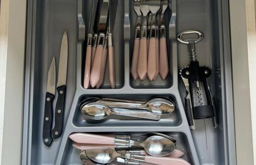 APTO 2 quatos 2 ar-condicionados e bem localizado - Photo 16