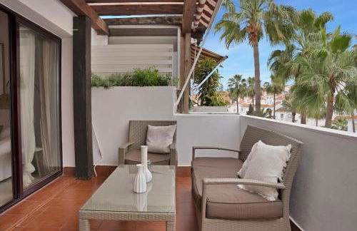 Elegance and luxury with a pool in Miraflores Golf - CASA GOLF RIVIERA PARK 3 2 E - Photo 32