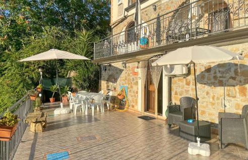 1 Bedroom Gorgeous Apartment In Pollica - Foto 1