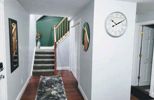 Nice house with private parking, king bed fenced yard - Foto 12