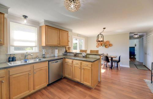 The Willowberry House with Deck and Grill! - Foto 2