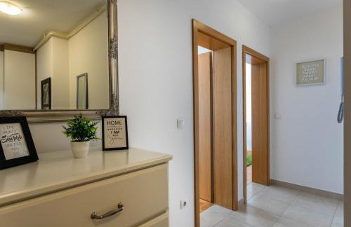 Sunny 1BDR with Balcony & Parking - Photo 41