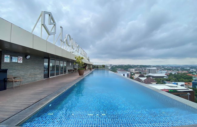 Good Homey Studio Apartment At Warhol (W/R) Residences - Foto 10