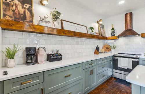 Meerkat Manor- 5 Min Drive to CLE Clinic - Foto 18