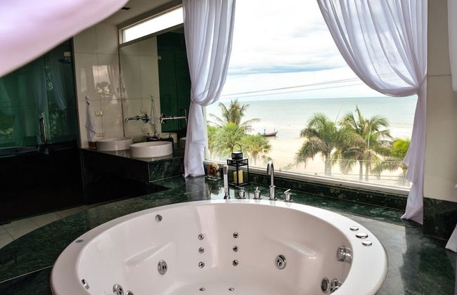 The Beach Palace 2BR Luxury Beachfront - Foto 24