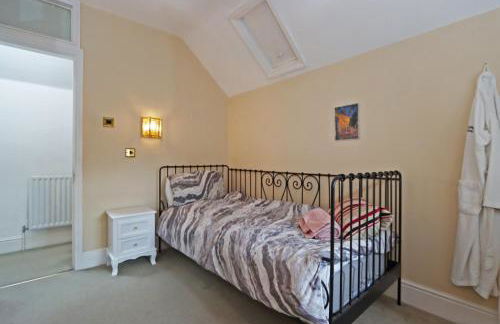 Compton House Snug - Photo 14