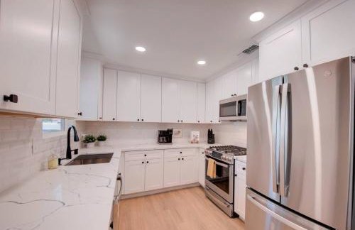 Folsom Old Town Escape • Cozy Cottage + Library - Foto 64