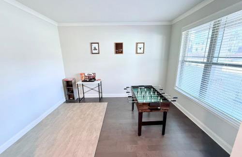 Luxury 5 Bedroom 4 bath open kitchen living room - Foto 36