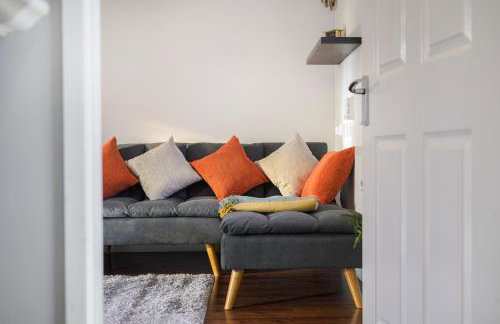 Stylish 3BR Home - Sleeps 7 - 15 Min to City Centre, Parking Garden & Fast Wi-Fi - Foto 37