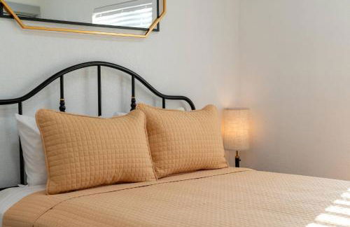 Winston's Hideaway. A few blocks walk to downtown. - Foto 13