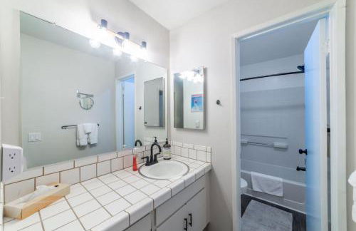 Ski In Canyon Lodge Modern 1 bdrm Pacman and Garage - Foto 21