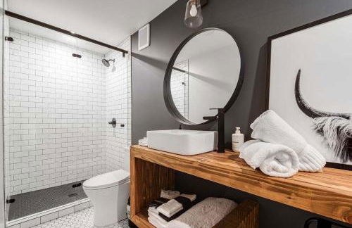 Luxury 4-Bedroom Container Home, Hot-Tub & Firepit - Foto 21