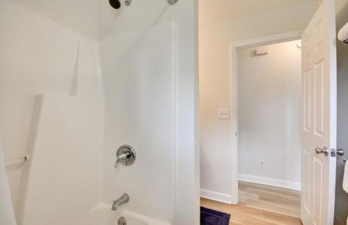 2 Mi to Downtown Greensboro Home By Park! - Photo 13