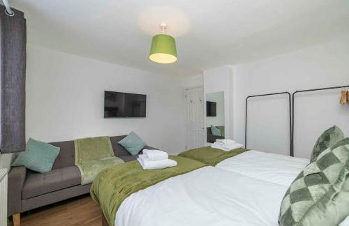 Ealing Manor - 6 beds 3 sofa beds sleeps 9 ppl - Foto 37