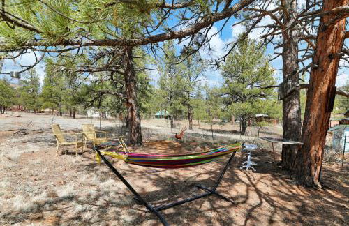 Timeless Pineview Cottage Hot Tub & Pet Friendly - Photo 8