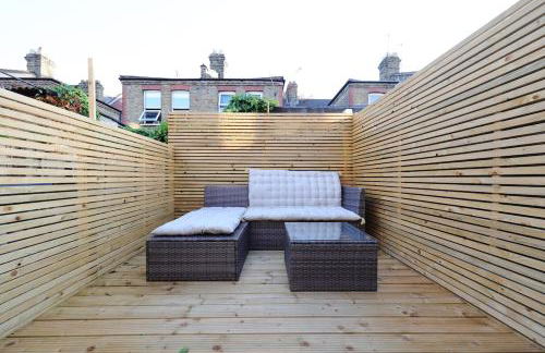 Newly refurbished 2 br apartment with a beautiful garden - Foto 8