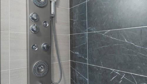 Renovated, Cozy 2 Bedroom - Foto 4, Shower