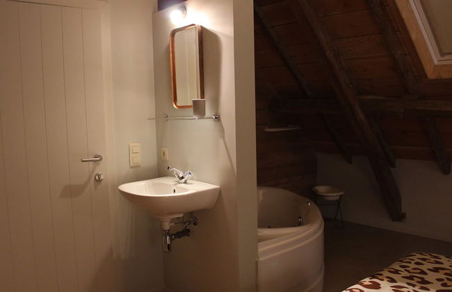 Wonderful Country House With Huge Garden - Photo 23