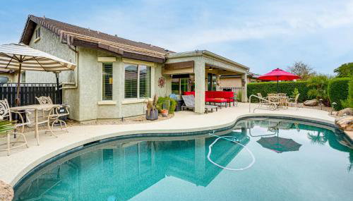 Backyard Paradise and Community Perks Buckeye Oasis - Foto 1