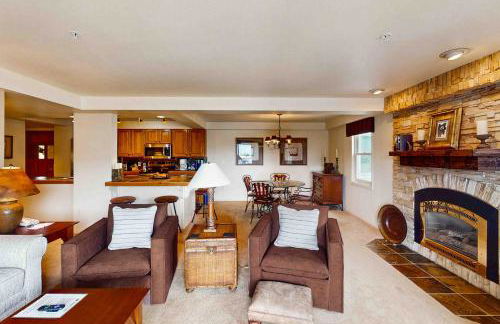 Torian Plum Condominiums - Foto 60