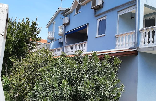 Impeccable 2-bed Apartment in Zaton - Photo 1