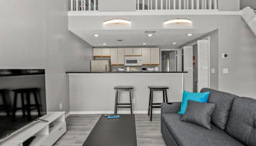 NEW King with Loft Beach Near Gulf - Foto 3