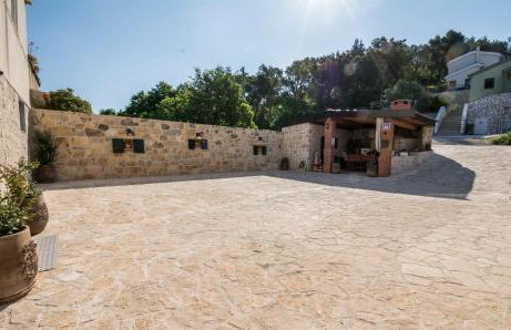 Apartments Mali Dvor Novigrad - Photo 17