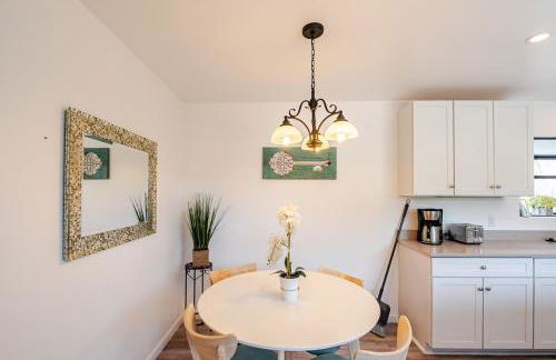 Charming Sonoma Cottage 2BD and 2BA Close to Plaza - Foto 63