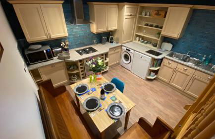 Spacious luxury flat in Swanage, close to beach with parking - Photo 7