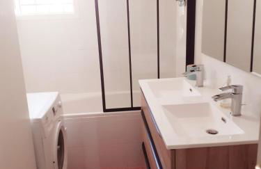 Maison ensoleillée de plain-pied ouvert sur un jardin clôturé - Foto 6