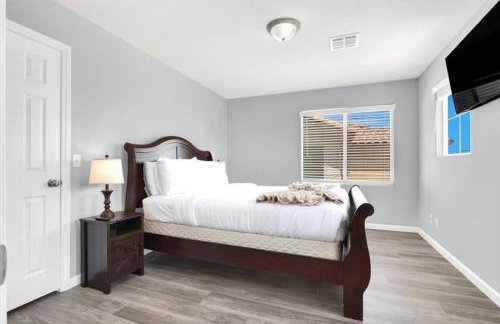 4BR Family Oasis with Gym and BBQ Near Vegas Strip - Photo 12