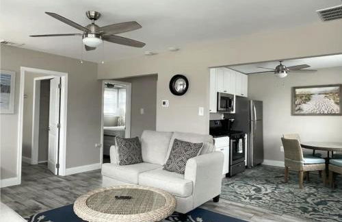 33rd St Unit A 2BR Beach Home Hideaway Parking - Foto 7