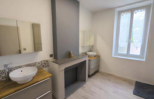 à 5mn de la réserve Africaine, charmante maison de village avec patio - Foto 10