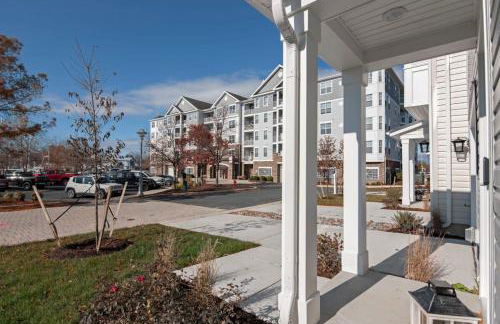 New Intown Waterfront Townhome wPool & Location - Foto 26